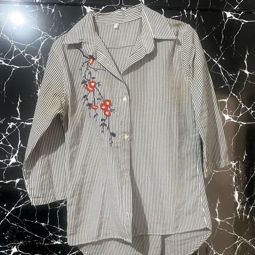 Striped shirt women's size M like new with embroidered flowers