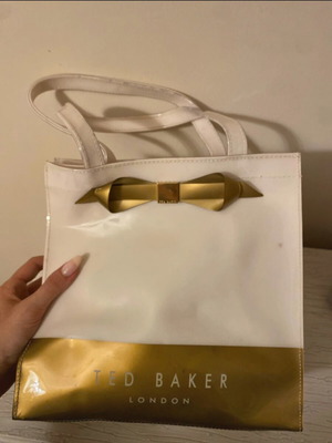 Ted Baker London Mini White Icon Bow Bag | White Gold