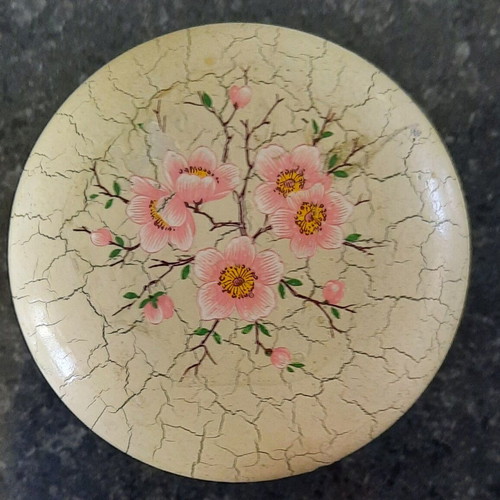 Vintage jewelry box used with crackle design