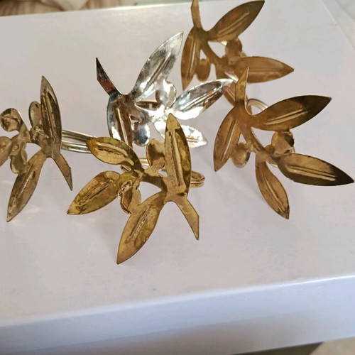Towel rings like new, pack of 5