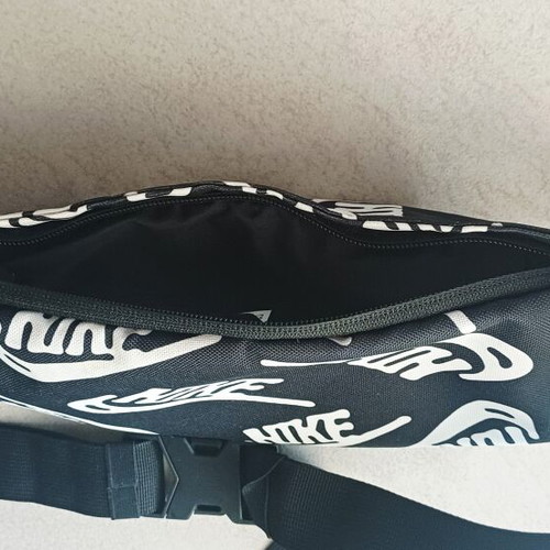 Nike waist bag like new, black