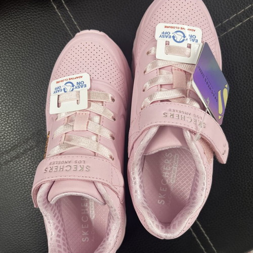 Skechers children's athletic shoes, pink