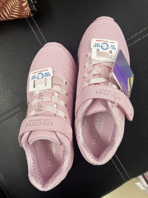 Skechers children's athletic shoes, pink