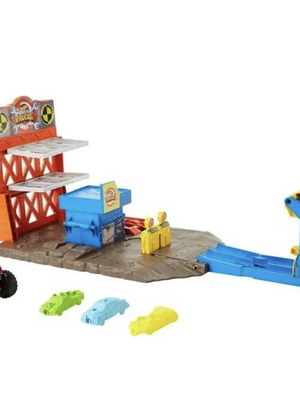 Mattel Hot Wheels Monster Trucks Super Explosions & Collisions like new