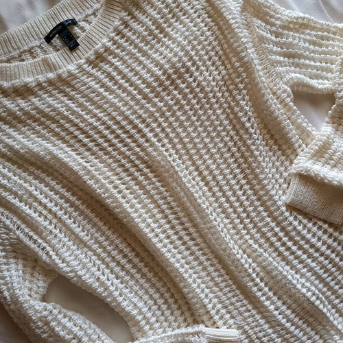 Spring white pullover size M like new