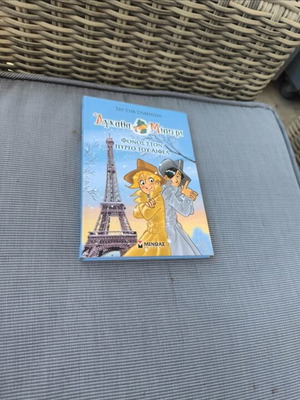 Agatha Mistery Murder at the Eiffel Tower new
