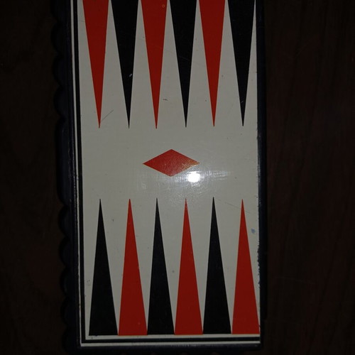 Mini backgammon with 5 different pieces, like new