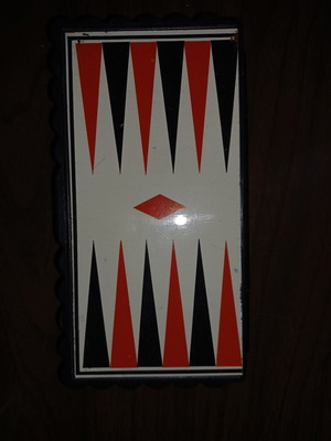 Mini backgammon with 5 different pieces, like new