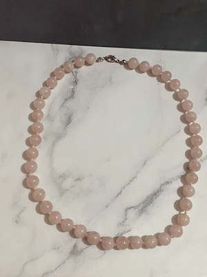 Necklace with rose quartz beads like new