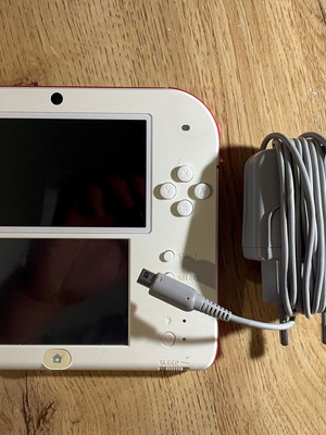 Nintendo 2DS μεταχειρισμένο, λευκό/κόκκινο, πλήρως λειτουργικό με custom firmware