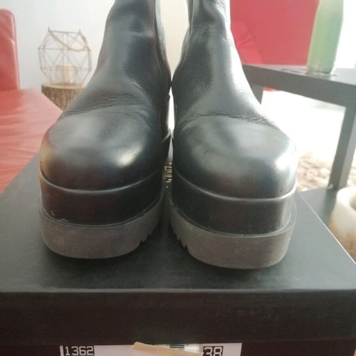 Feng Shoe leather ankle boots like new, size 38, black