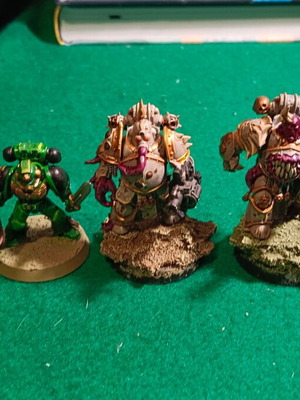 Warhammer 40K painted miniatures set 4, 5 various miniatures new
