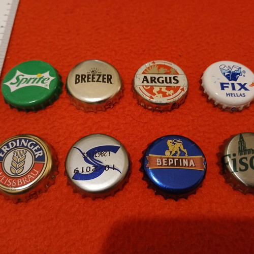 Soda and beer bottle caps like new, pack of 8 for collection