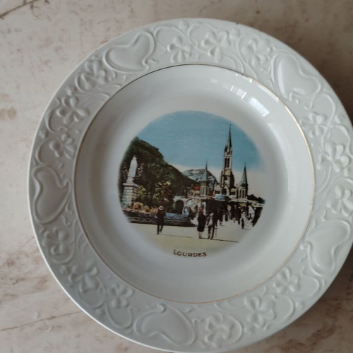Decorative porcelain plate like new with Lourdes image