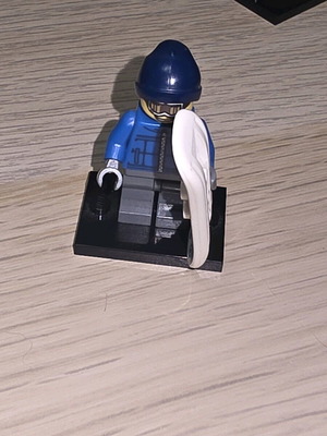 LEGO CMF minifigure Series 5 Snowboarder Guy used