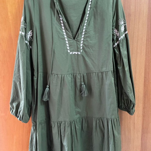 zara embroidered dress green Fitted Sleeveless Wedding Dress with Lace, Open Back & Chapel Train – Think  Bridal main image 1
