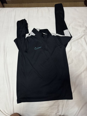 Nike fleece sweatshirt, black, size M