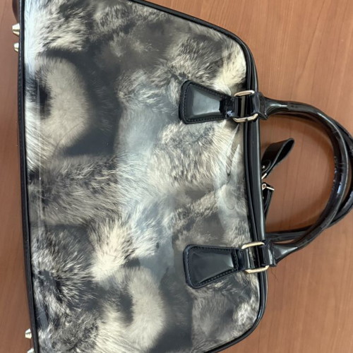 Women's handbag with fur effect used, black and white