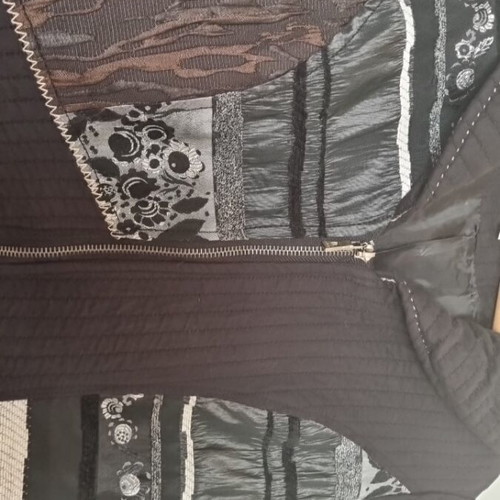Women's black coat like new with unique design size 42