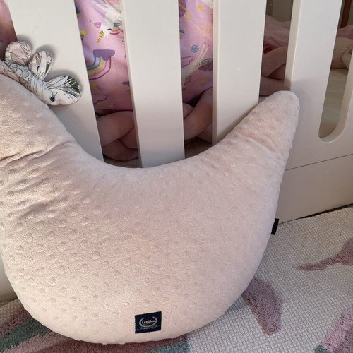La Millou nursing pillow chicken shape