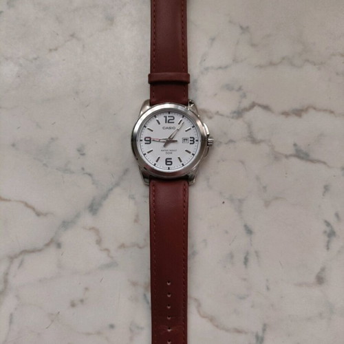 Casio men's watch like new with stainless steel and brown leather