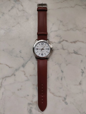 Casio men's watch like new with stainless steel and brown leather