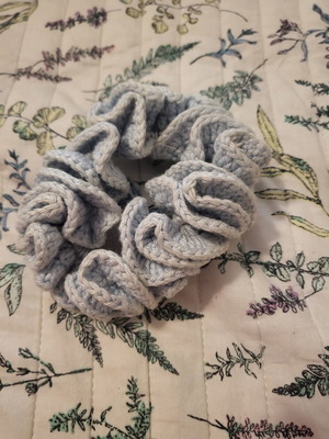 Knitted scrunchie like new, blue