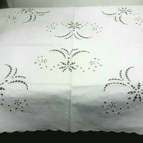 Vintage Ergocheira handmade tablecloth like new