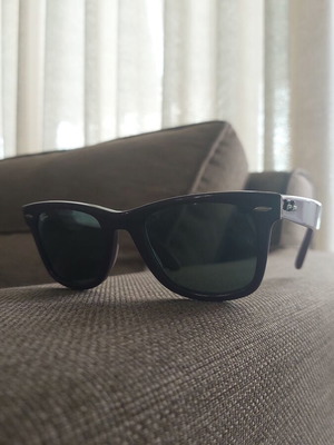 Ray-Ban sunglasses like new, red and purple
