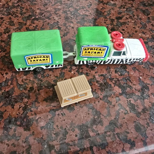 Safari Toy Cars Set 1:80 Majorette like new