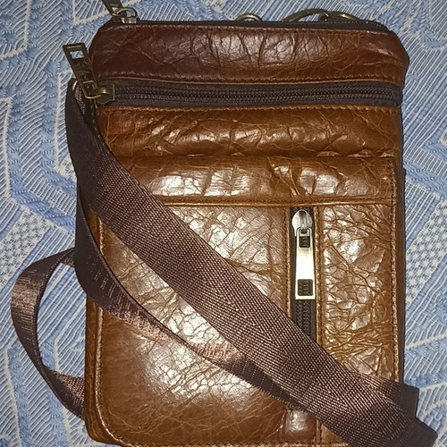Crossbody bag like new, brown, synthetic leather with magnetic clasp