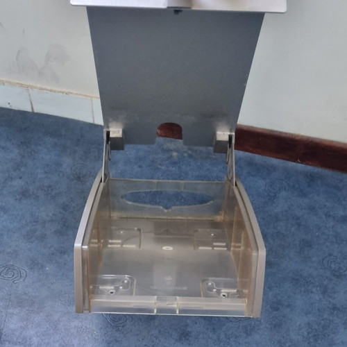 Tork set with hand towel and liquid soap holders like new