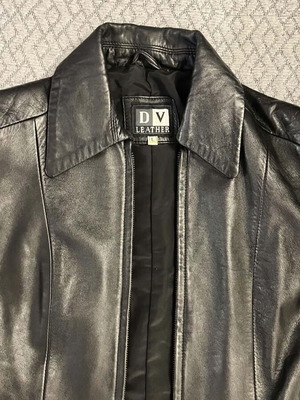 Leather jacket women size Large like new, black