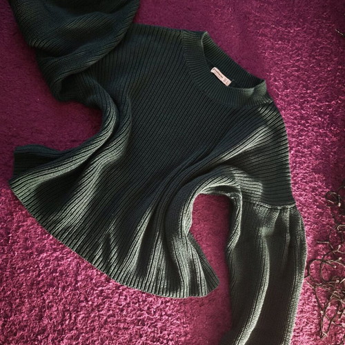 Stradivarius knitted sweater like new, size small, green