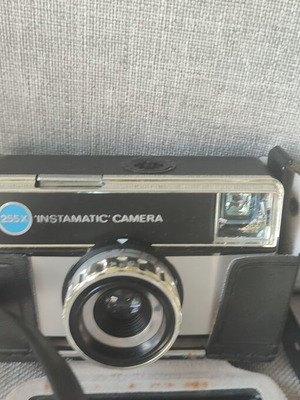 Kodak Instamatic 255X vintage camera used with original case