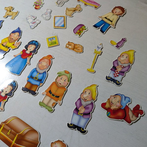 Snow White and the Seven Dwarfs magnets like new