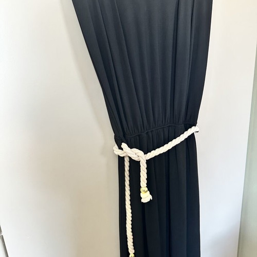 Dress black long elastic with open back and belt like new