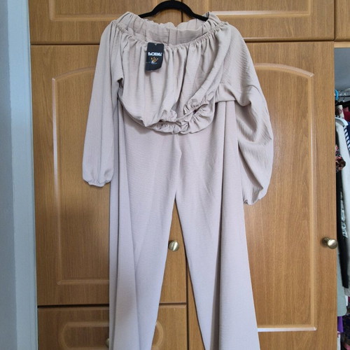 Set top and pants beige new, one size