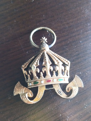 Crown from Order of Bravery like new