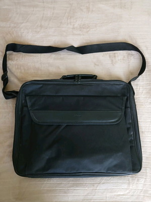Trust Laptop Bag 17" and A4 Sleeve new, black