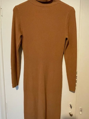 Brown fitted dress like new, size M/L