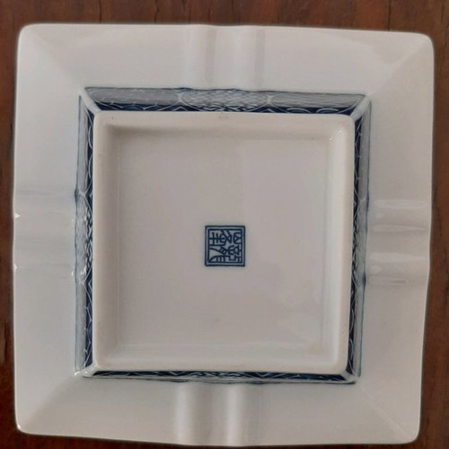 Porcelain decorative ashtray like new from Tokyo