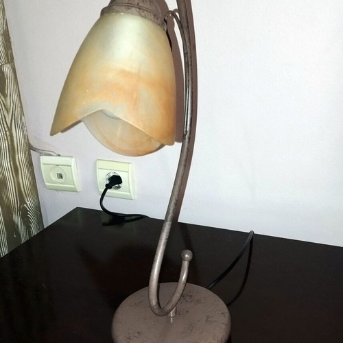Table lamp with opaline glass like new