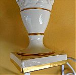  Φωτιστικό επιτραπέζιο πορσελάνινο, ιταλικό υπογεγραμμένο και αριθμημένο "CAPODIMONTE".