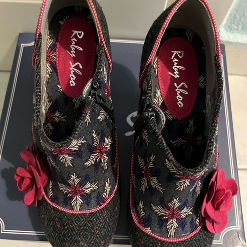 Ruby shoo shoes used, gray, size 37 with worn lining