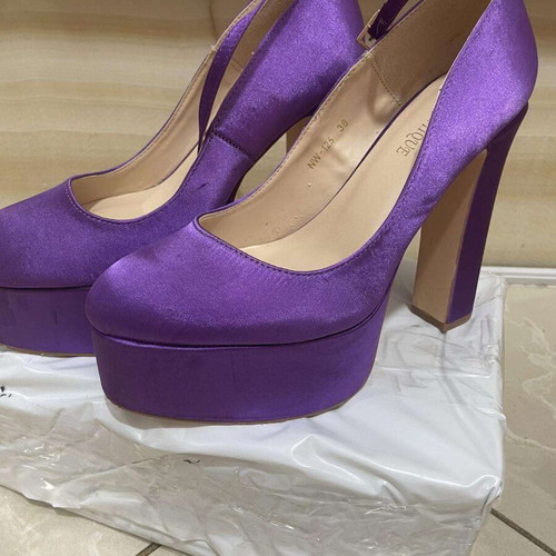 Purple heels with thick heel like new, size 38