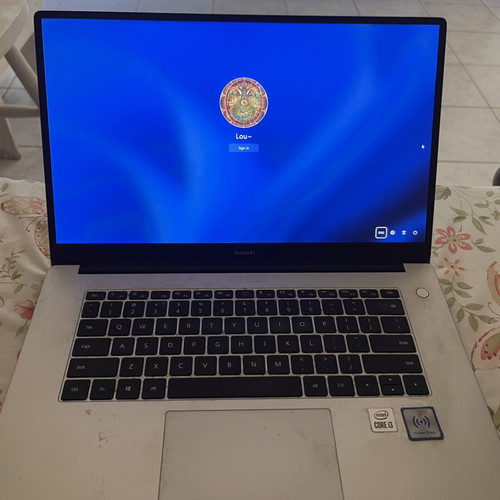 Huawei Matebook D15 laptop used, Intel Core i3, 8GB RAM, Windows 11