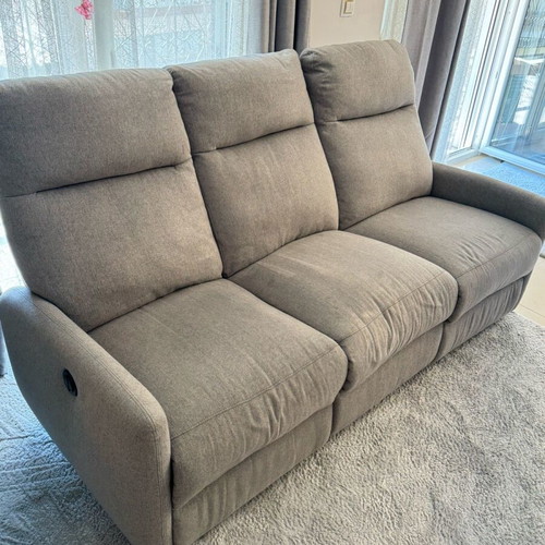 Jysk 3-Seater Sofa like new with electric recliner and footrest