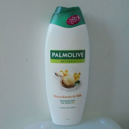 Palmolive Naturals Macadamia & Milk shower gel new 650ml biodegradable moisturizing