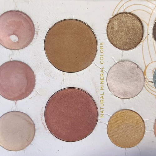 Pacifica makeup set used with eyeshadows, highlighters, blush and bronzer